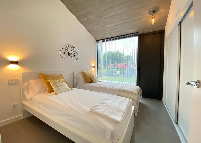 La Casa De Hierba - De Diseno Con Jardin Y Wifi Cerca De Playas De *