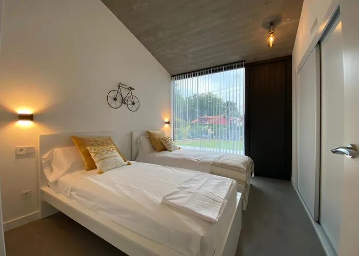 Villa La Casa De Hierba - De Diseno Con Jardin Y Wifi Cerca De Playas De