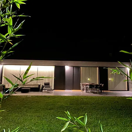 Villa La Casa De Hierba - De Diseno Con Jardin Y Wifi Cerca De Playas De
