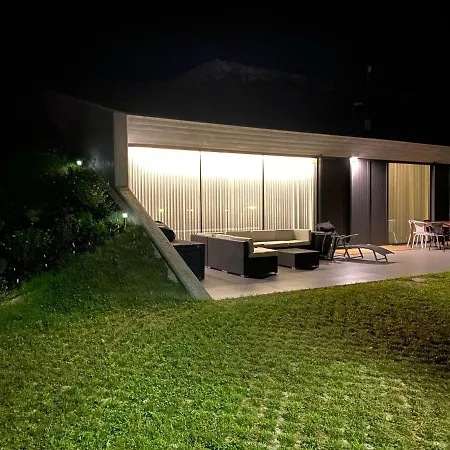 Villa La Casa De Hierba - De Diseno Con Jardin Y Wifi Cerca De Playas De