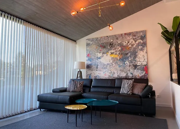 Villa La Casa De Hierba - De Diseño Con Jardín Y Wifi Cerca De Playas De